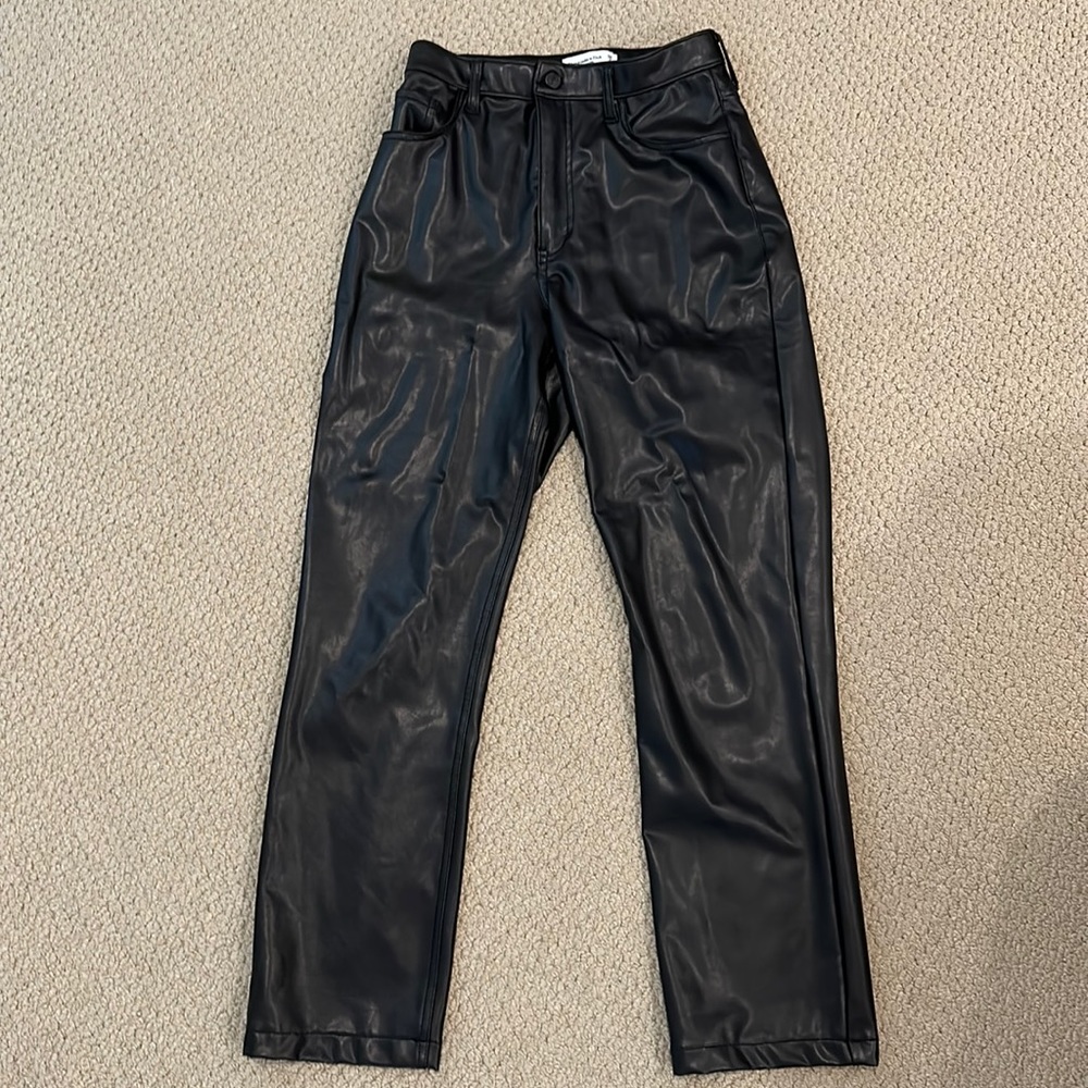 Abercrombie Vegan Leather Curve Love 90s High Rise pants